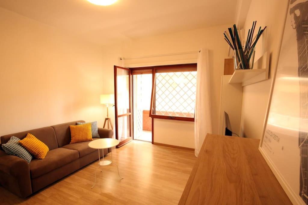 Appartamento Cozy Coastal Gateway Lido di Ostia Esterno foto