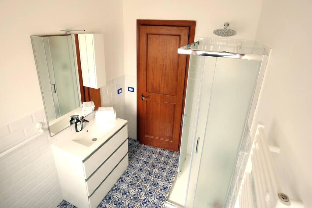 Appartamento Cozy Coastal Gateway Lido di Ostia Esterno foto