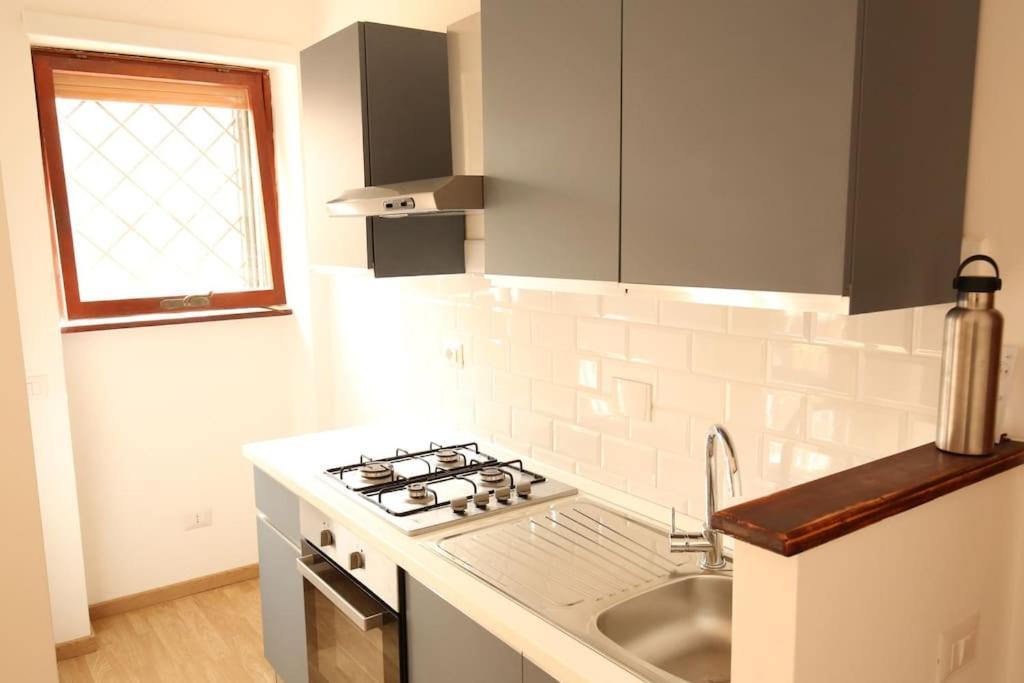 Appartamento Cozy Coastal Gateway Lido di Ostia Esterno foto