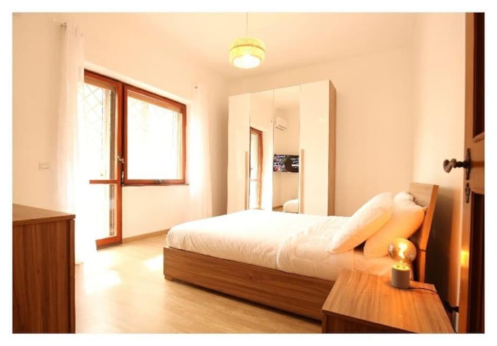 Appartamento Cozy Coastal Gateway Lido di Ostia Esterno foto